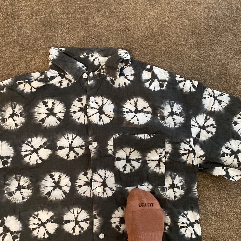 H&M button Up - Picture 2 of 3